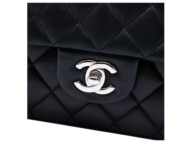 Chanel Black Medium Classic Lambskin Double Flap - vista 5