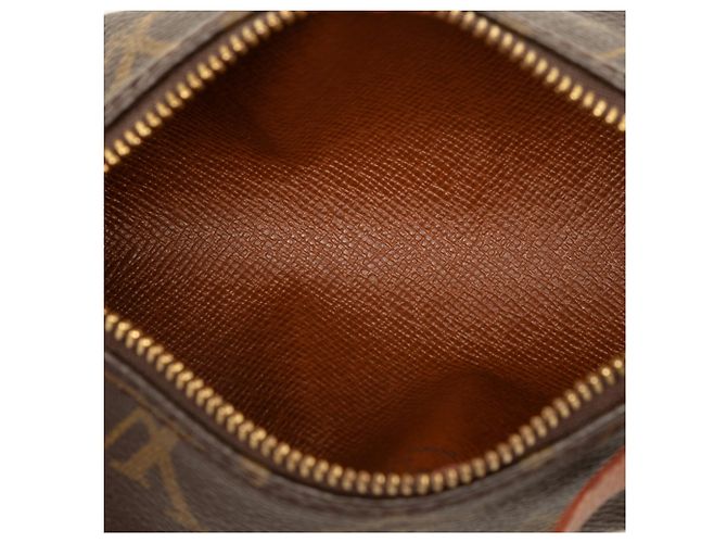 Louis Vuitton Brown Monogram Papillon Pochette - vista 4