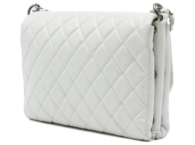 Chanel White Quilted Glazed Calfskin Soft Boy Flap - vista 2
