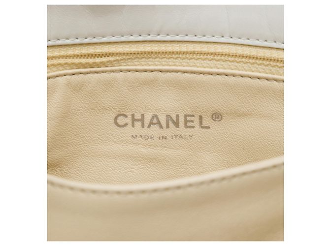 Chanel White Quilted Glazed Calfskin Soft Boy Flap - vista 5