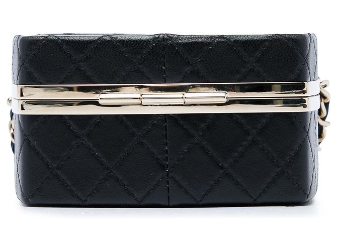 Clutch Make Up Box Chanel in pelle di agnello matelassé nera con catena - vista 3