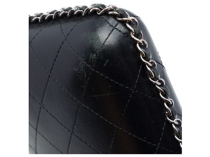 Chanel Handyhalter aus schwarzem gestepptem Lammleder mit CC-Kette - Ansicht 6