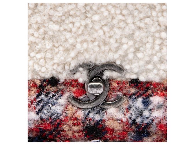 Chanel White CC Tweed and Shearling Single Flap - vista 5