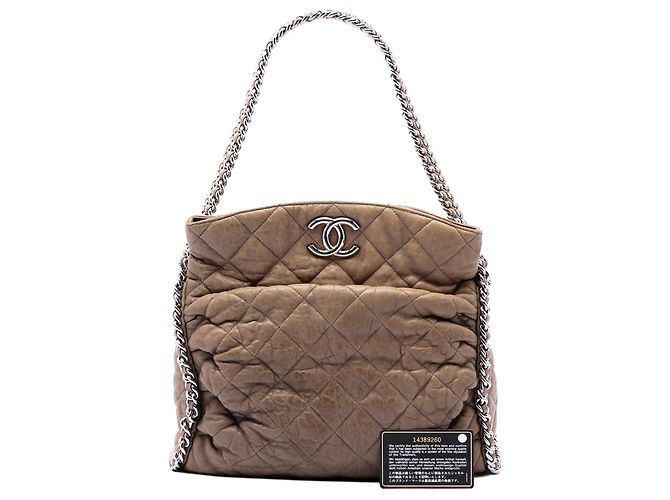 Bolso Hobo Chanel de piel de cordero lavada acolchada marrón con cadena - vista 7