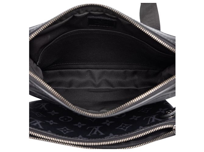 Louis Vuitton Black Monogram Eclipse Reverse Trio Messenger - Ansicht 4