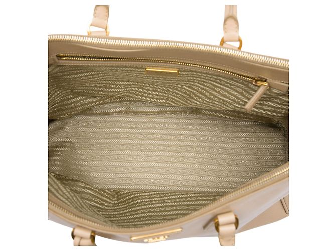 Prada Bolso Tote Galleria Double Zip Large en Saffiano Beige - vista 4