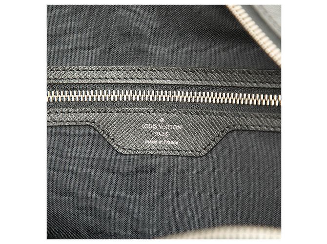 Louis Vuitton Gray Taiga Neo Kendall - vista 5