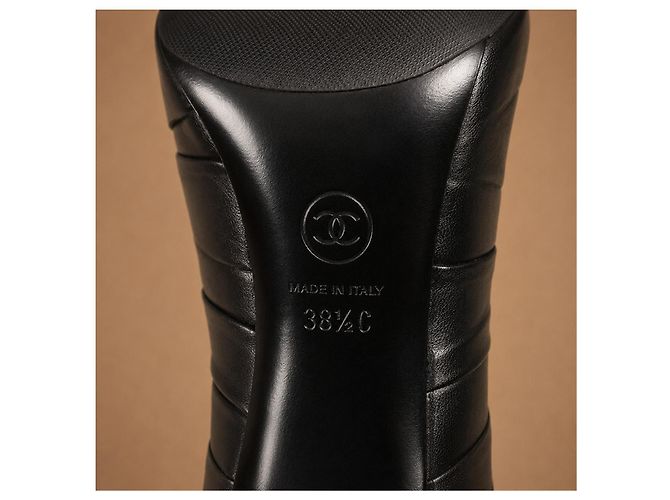 Botines Chanel Camelia de cuero negro - vista 10