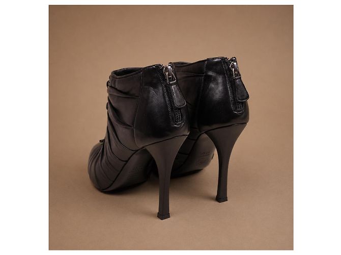 Botines Chanel Camelia de cuero negro - vista 3