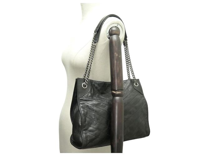 Yves Saint Laurent BORSA A MANO SAINT LAURENT NIKI SHOPPING BAG PELLE CHEVRON NERA LOGO YSL - vista 7