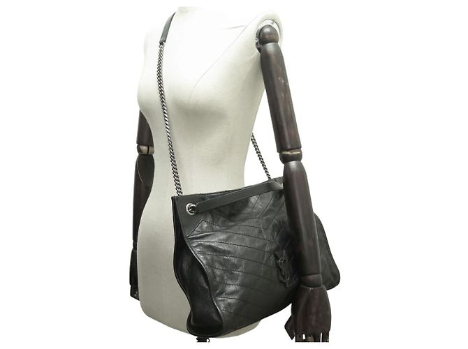 Yves Saint Laurent BORSA A MANO SAINT LAURENT NIKI SHOPPING BAG PELLE CHEVRON NERA LOGO YSL - vista 8