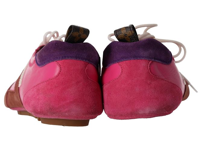 Sapatilhas baixas Louis Vuitton LV Sneakerina em camurça e pele rosa - vista 4