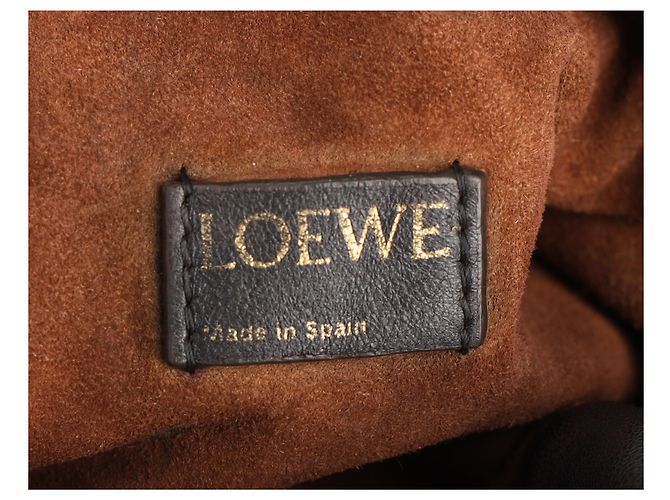 Borsa a pochette Loewe Flamenco Medium in pelle di vitello nappa nera - vista 9