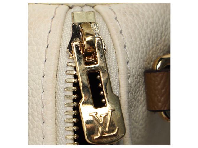 Borsa a tracolla Louis Vuitton Express PM in pelle di vitello bianca - vista 10