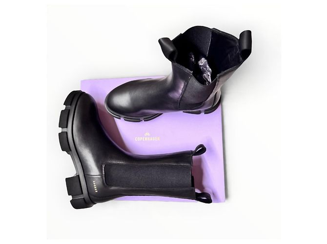 Autre Marque Copenhagen Studios Botas Chelsea de cuero negro - vista 18