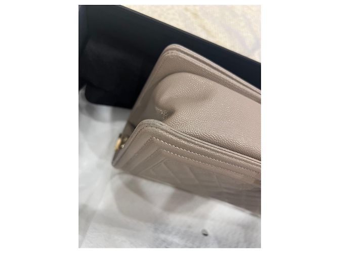 Borsa Chanel Boy Medium in Pelle Caviar Grigia - vista 8