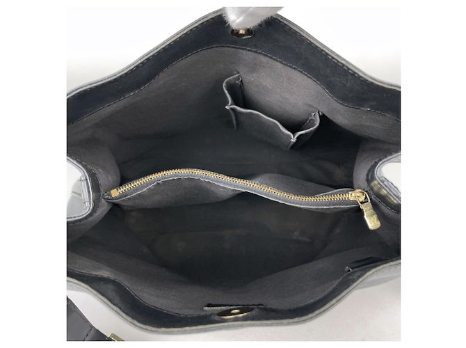 Louis Vuitton Mandala MM Shoulder Bag - view 11