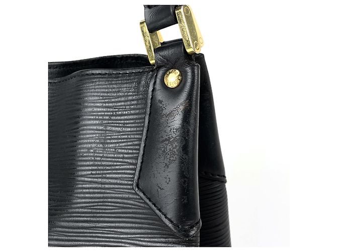 Louis Vuitton Mandala MM Shoulder Bag - view 4
