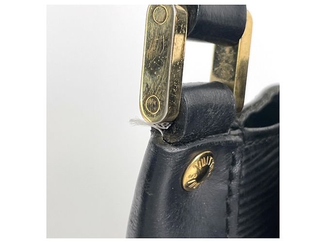 Louis Vuitton Mandala MM Shoulder Bag - view 5