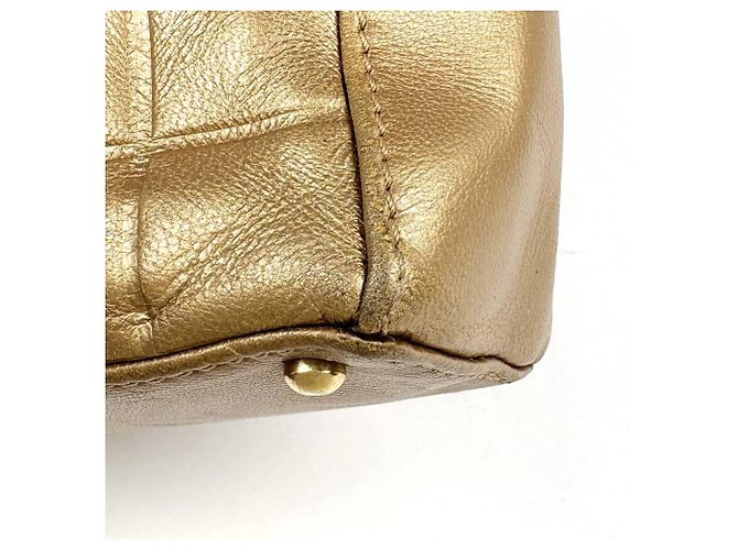 Borsa a tracolla Chanel in pelle dorata - vista 4