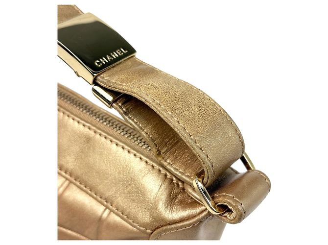 Borsa a tracolla Chanel in pelle dorata - vista 7