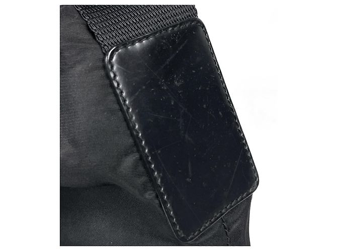 Prada Schultertasche aus Nylon und Leder - Ansicht 4