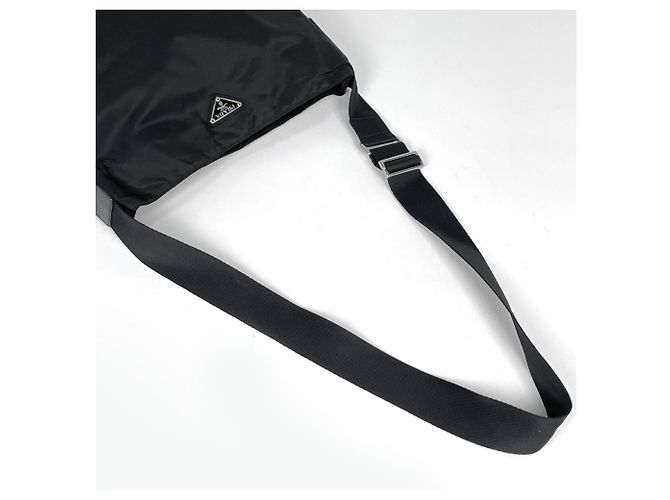 Prada Schultertasche aus Nylon und Leder - Ansicht 5