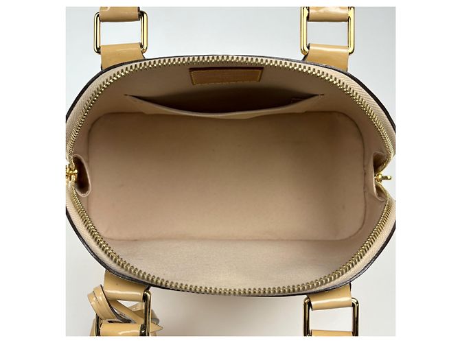 Borsa Louis Vuitton Alma BB in Dune - vista 11