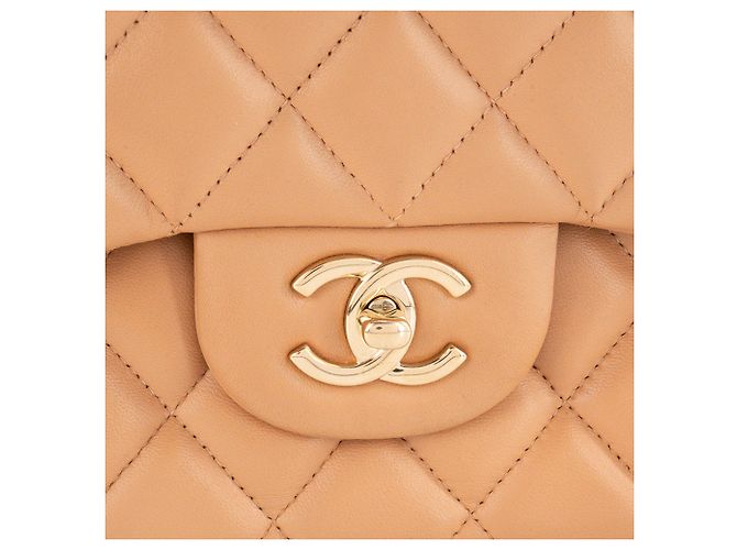 CHANEL - Borsa a tracolla Classic/Timeless Jumbo Chanel in pelle liscia beige - vista 5