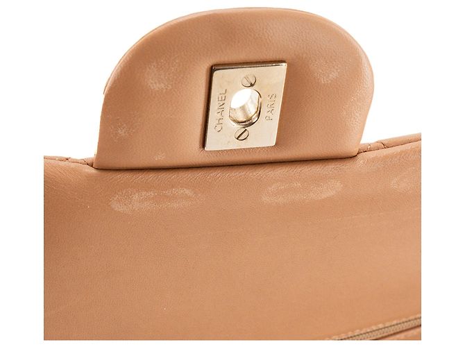 CHANEL - Borsa a tracolla Classic/Timeless Jumbo Chanel in pelle liscia beige - vista 8
