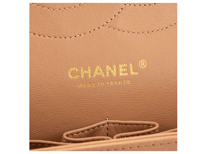 CHANEL - Borsa a tracolla Classic/Timeless Jumbo Chanel in pelle liscia beige - vista 9