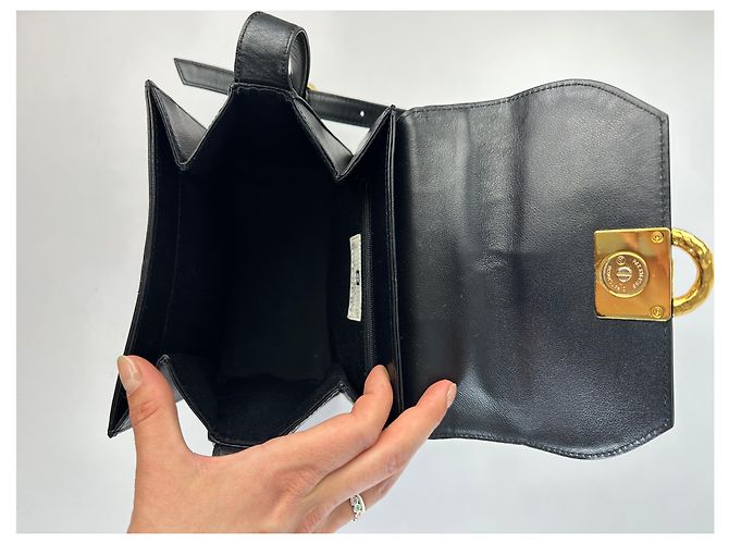 Vintage Givenchy strukturierte Lederhandtasche mit oberem Griff Späte 1970s Black - Ansicht 3