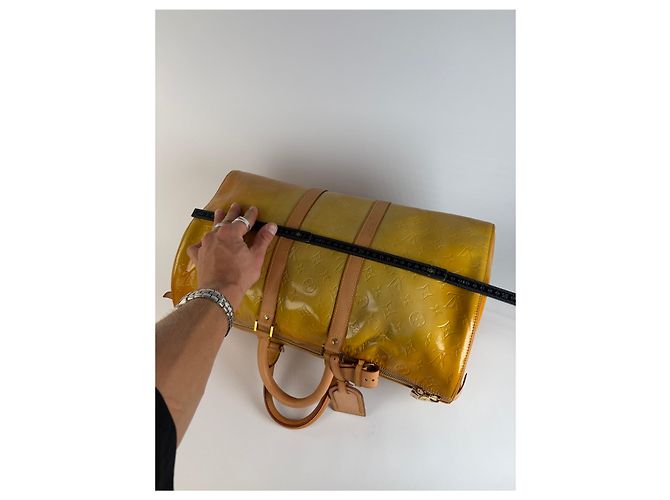 Vintage Louis Vuitton Monogram Monogram Vernis Keepall Bandoulière 55 c. 1998 Yellow - vista 12