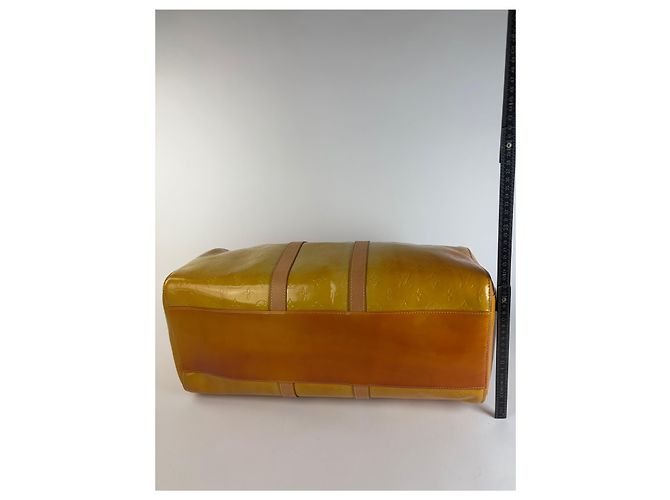 Vintage Louis Vuitton Monogram Monogram Vernis Keepall Bandoulière 55 c. 1998 Yellow - vista 14