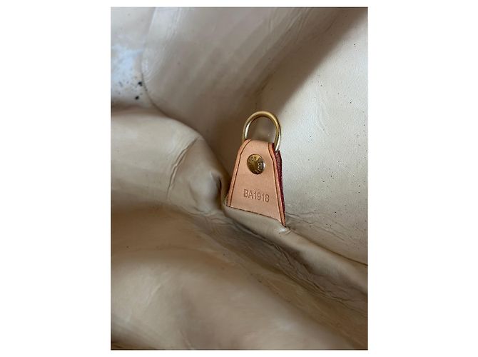Vintage Louis Vuitton Monogram Monogram Vernis Keepall Bandoulière 55 c. 1998 Yellow - vista 4