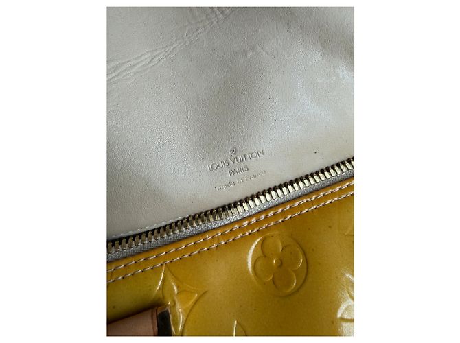 Vintage Louis Vuitton Monogram Monogram Vernis Keepall Bandoulière 55 c. 1998 Yellow - vista 7