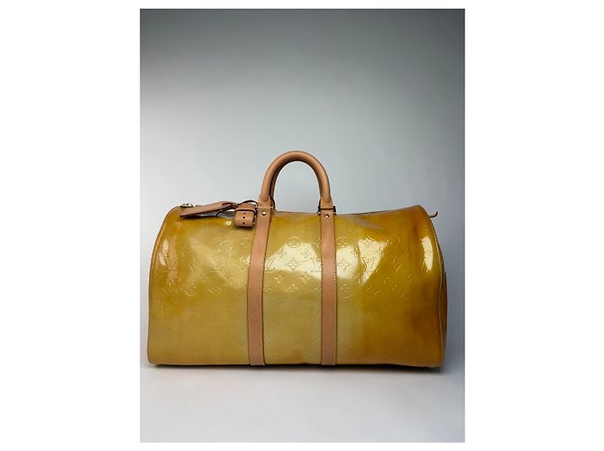 Vintage Louis Vuitton Monogram Monogram Vernis Keepall Bandoulière 55 c. 1998 Yellow - vista 8
