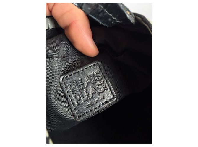 Vintage Issey Miyake Strukturierte Gummierte Tote Hellgrau Schwarz - Ansicht 4