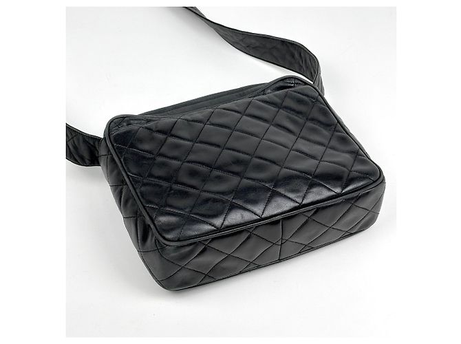 Borsa a tracolla Chanel in pelle nera - vista 2