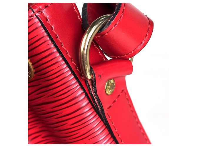 Borsa a tracolla Louis Vuitton Noe in Castilian Red - vista 5