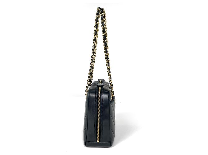 Chanel Schultertasche aus schwarzem Leder - Ansicht 4