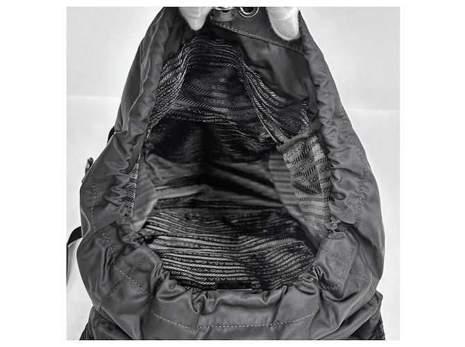 Zaino Prada da donna in nylon e pelle nera - vista 7