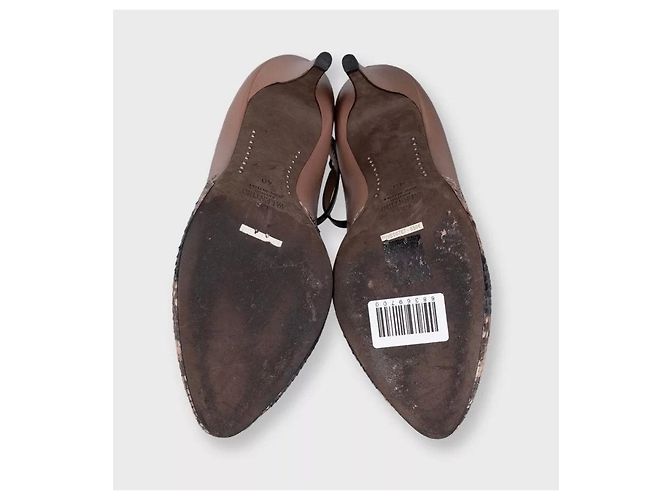 Décolleté Valentino in pelle beige Stiletto EU 40 usate - vista 5