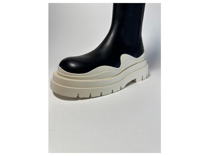 Bottega Veneta Tire Boots Schwarz Leder - Ansicht 11