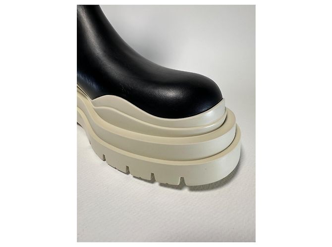Bottega Veneta Tire Boots Schwarz Leder - Ansicht 9
