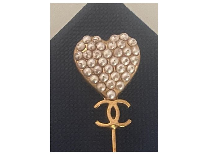 Spilla Chanel Barocca a Cuore con Perle Dorata - vista 5