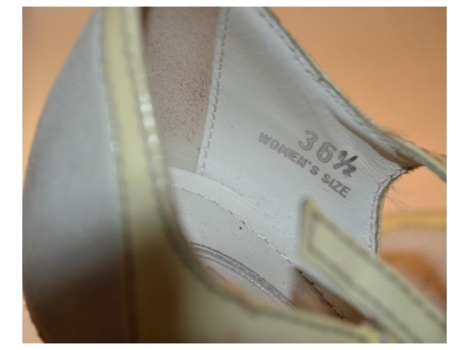 Tod's Sandali con zeppa in pelle e camoscio giallo pallido - vista 7