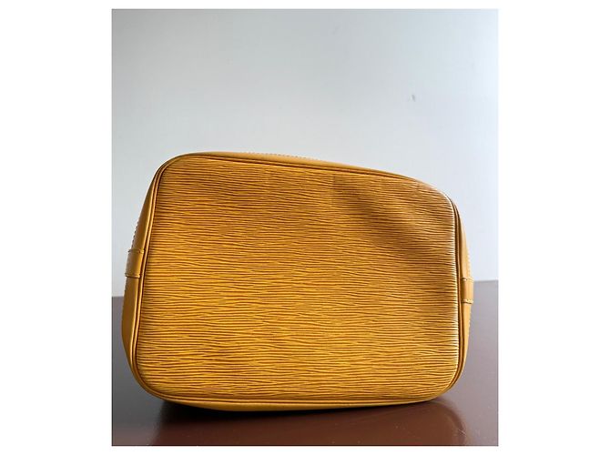 Noe Louis Vuitton Noé GM Borsa a tracolla pelle Epi gialla - vista 11