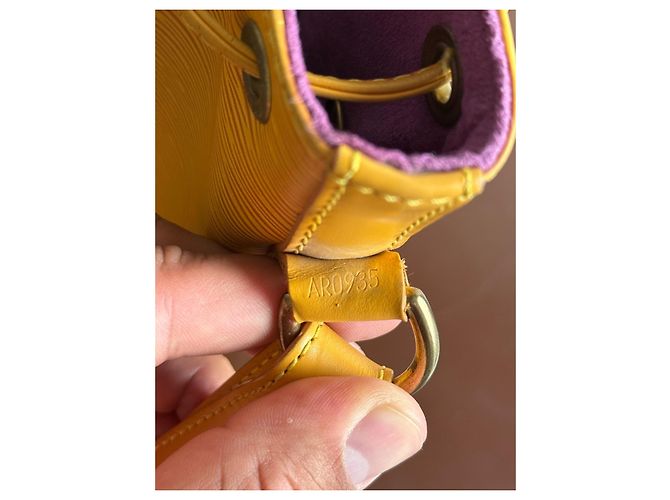 Noe Louis Vuitton Noé GM Borsa a tracolla pelle Epi gialla - vista 15