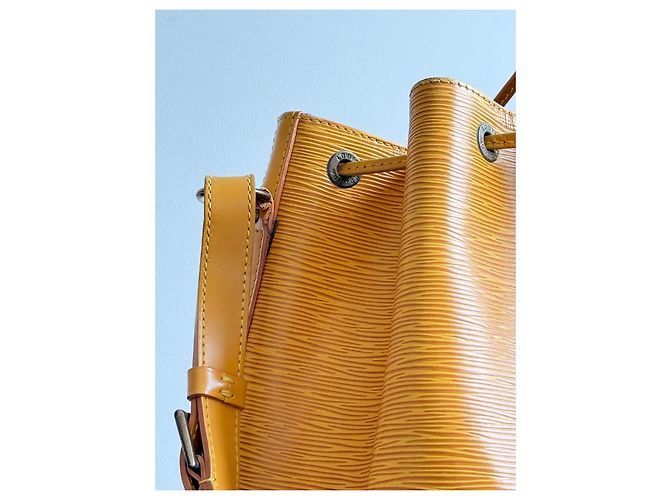 Noe Louis Vuitton Noé GM Borsa a tracolla pelle Epi gialla - vista 7